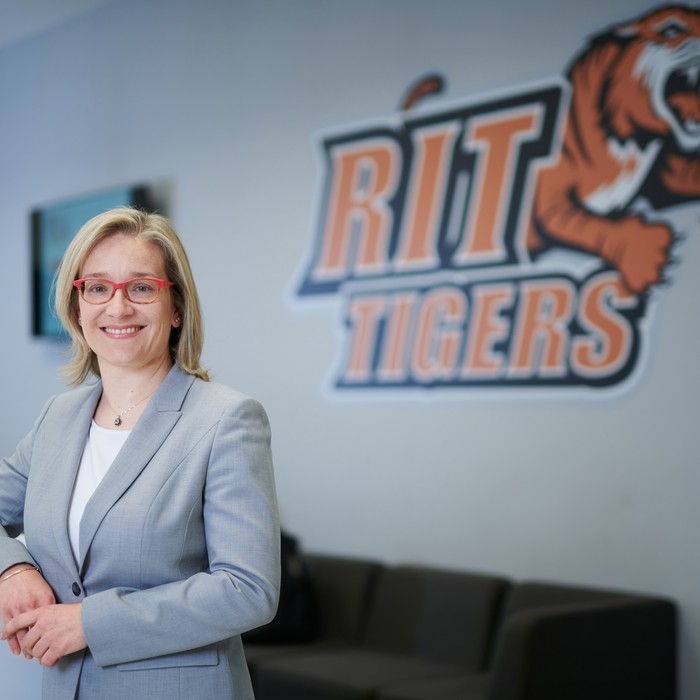 dr. sc. Irena Guszak